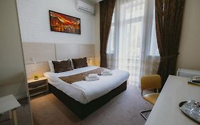 City Hotel