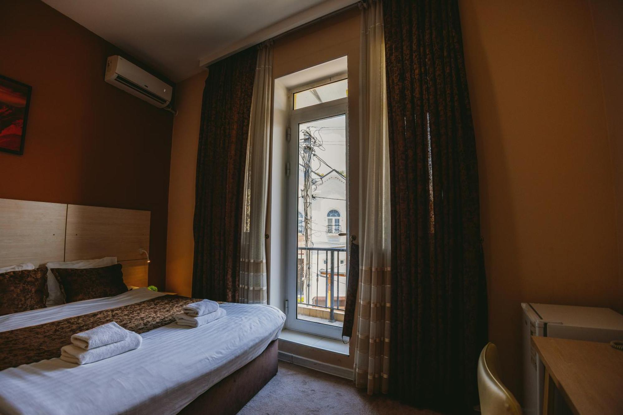 City Hotel Tachkent Extérieur photo