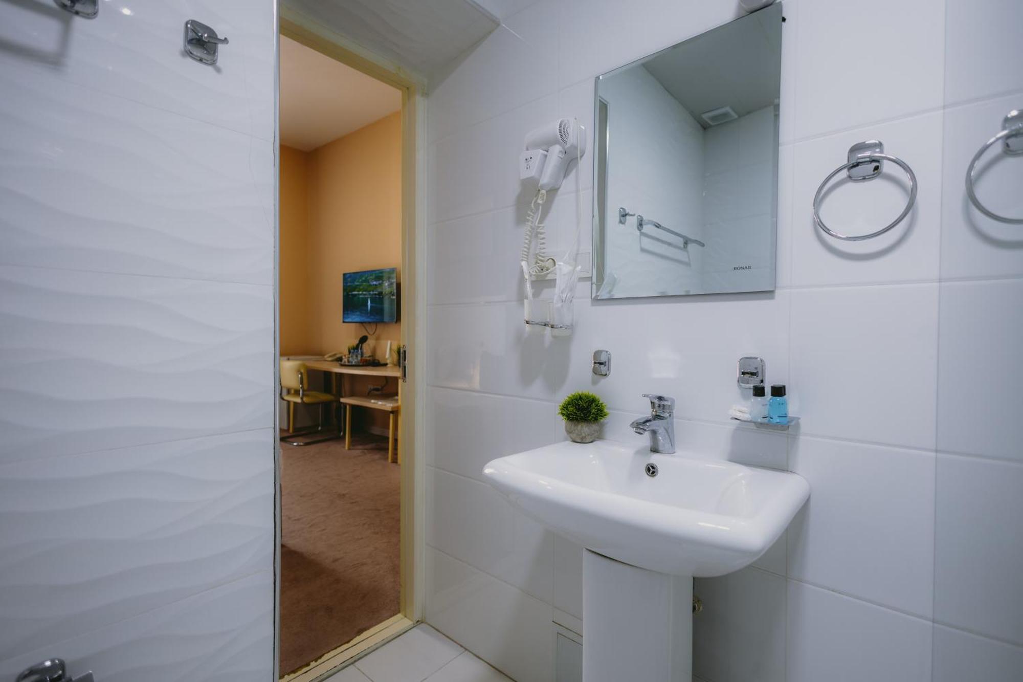 City Hotel Tachkent Extérieur photo