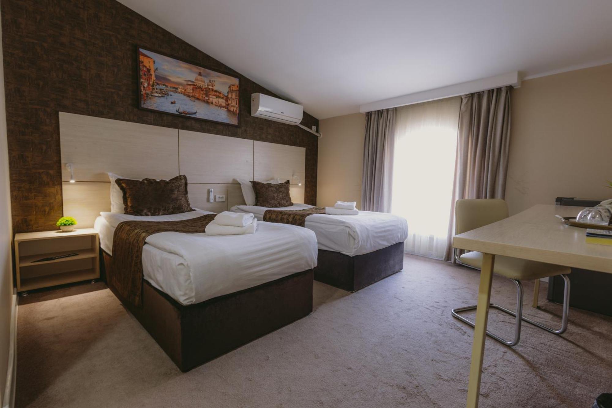 City Hotel Tachkent Extérieur photo