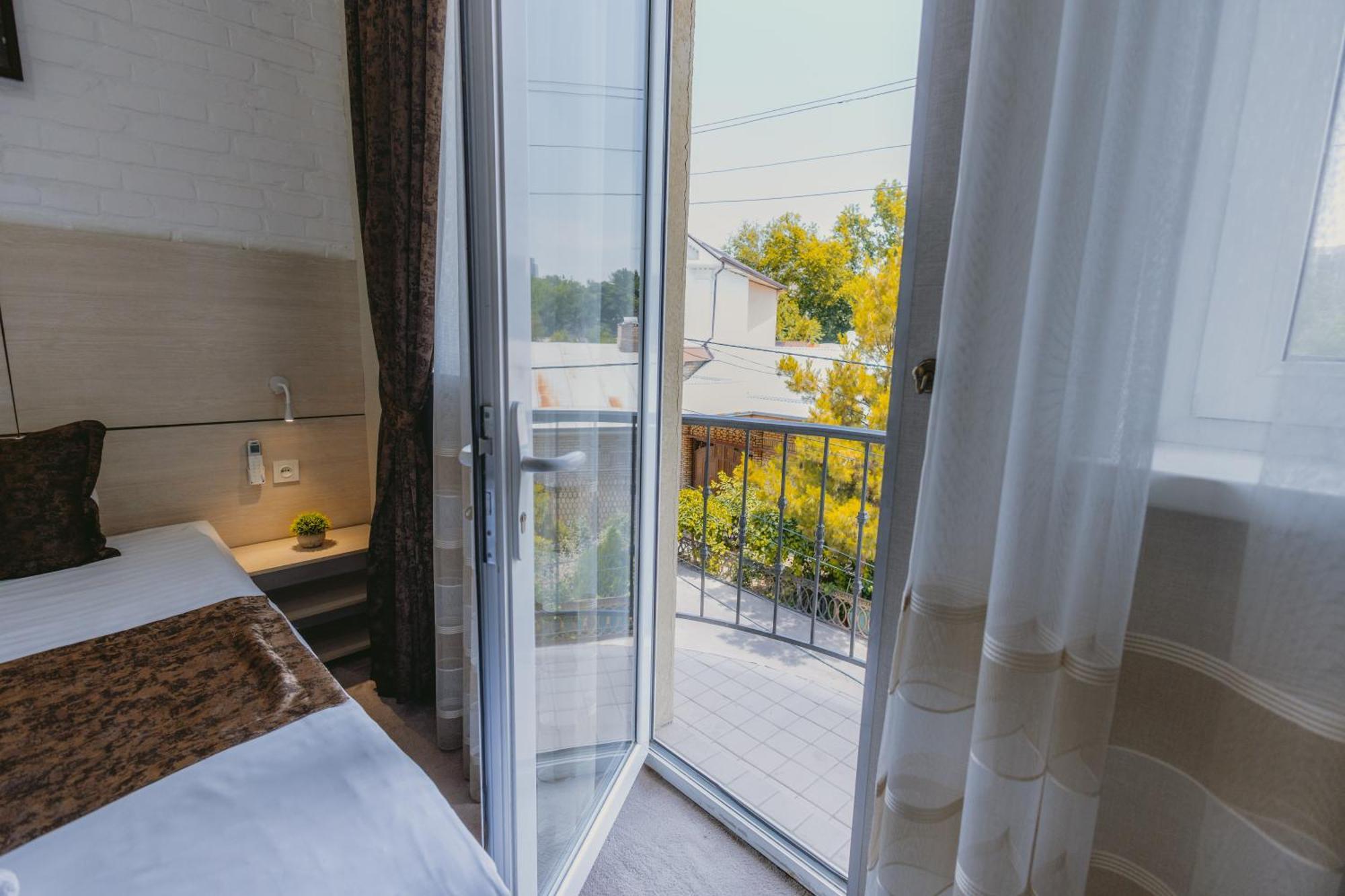 City Hotel Tachkent Extérieur photo